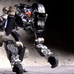 Robot copia el andar natural de los simios