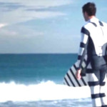 Un traje que vuelve a los surfistas invisibles a la vista del tiburón